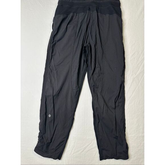 Lululemon Dance Studio Mid-Rise Cropped Black Pant, size 6 - Picture 5 of 9